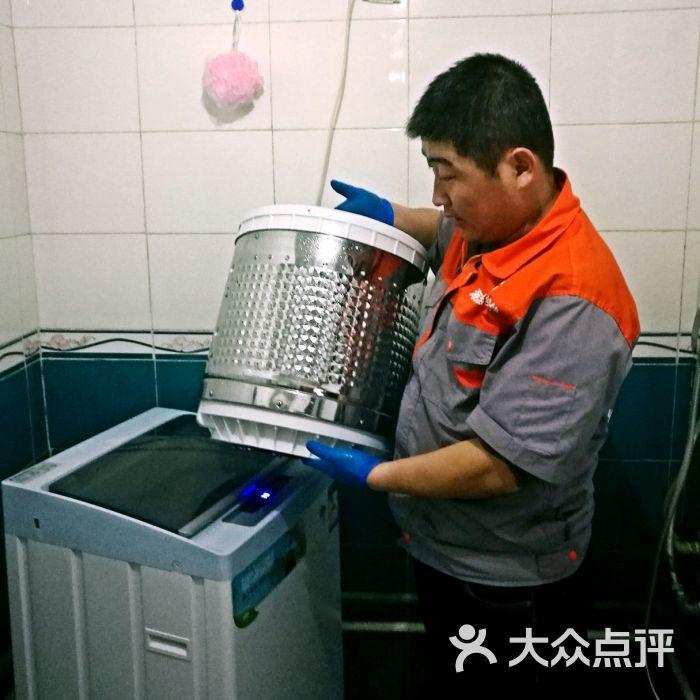 How to Become a Merchandise  Broker